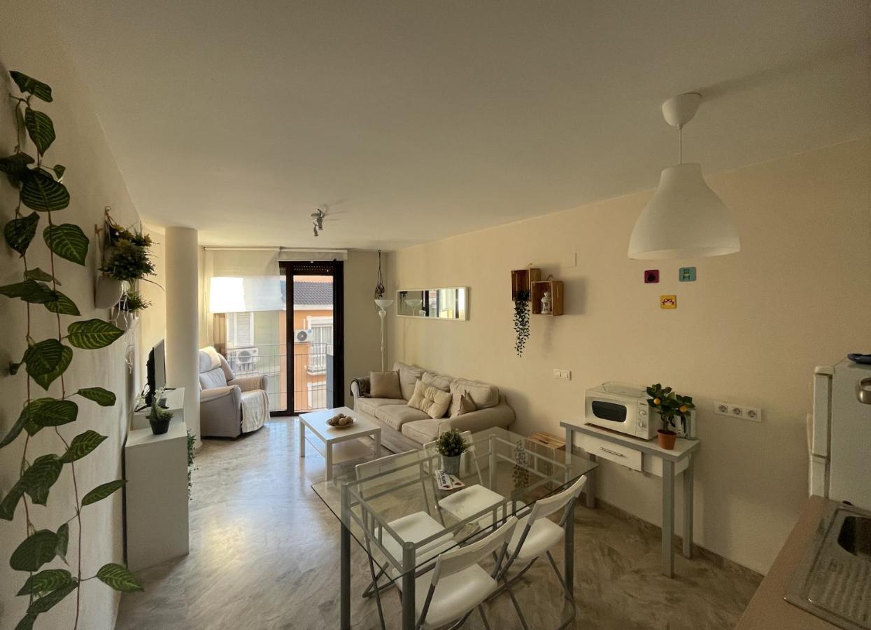 Luminoso Y Coqueto Apartamento En Malaga Luaran gambar